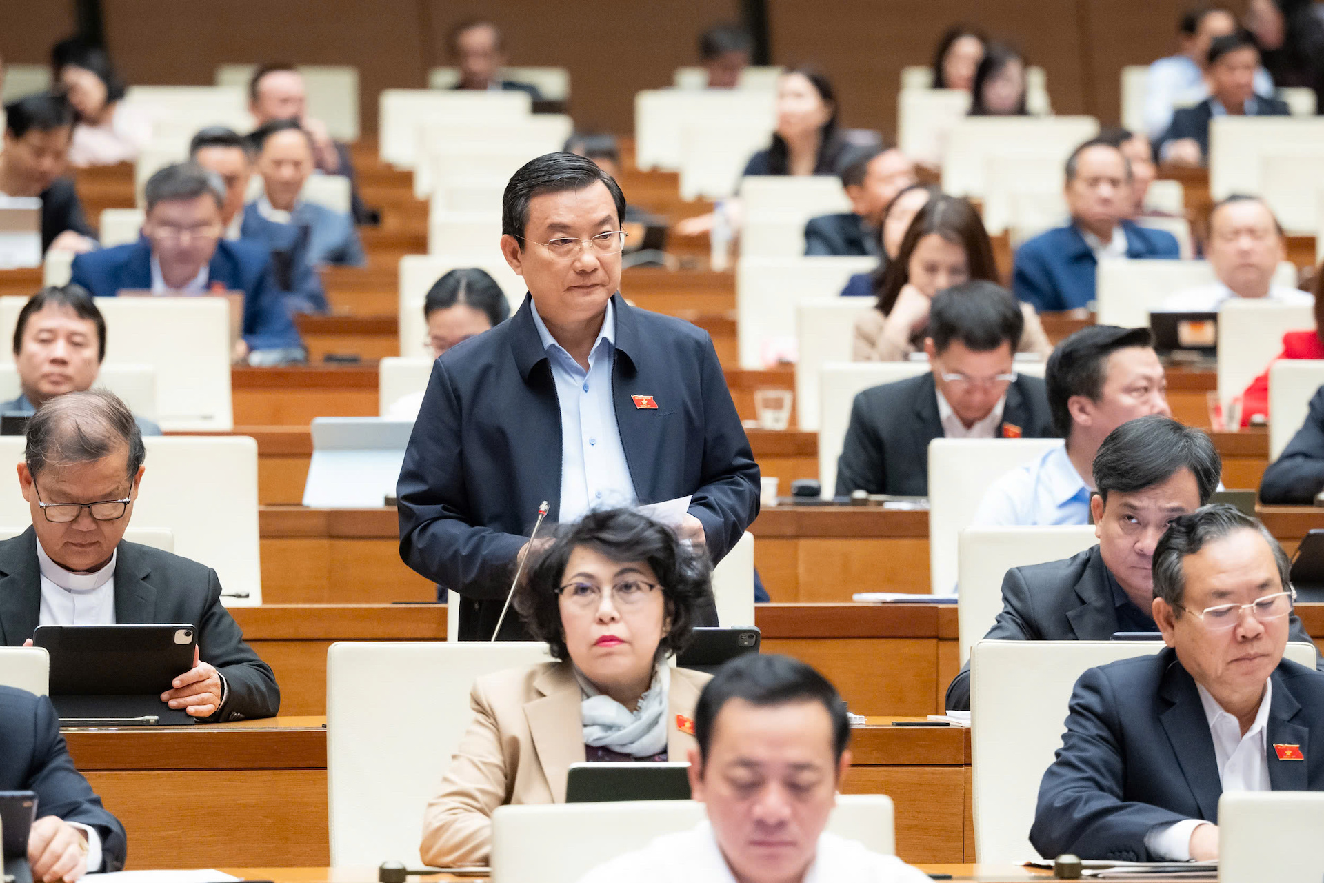 Đề xuất cấm bóng cười vì sức khỏe cộng đồng